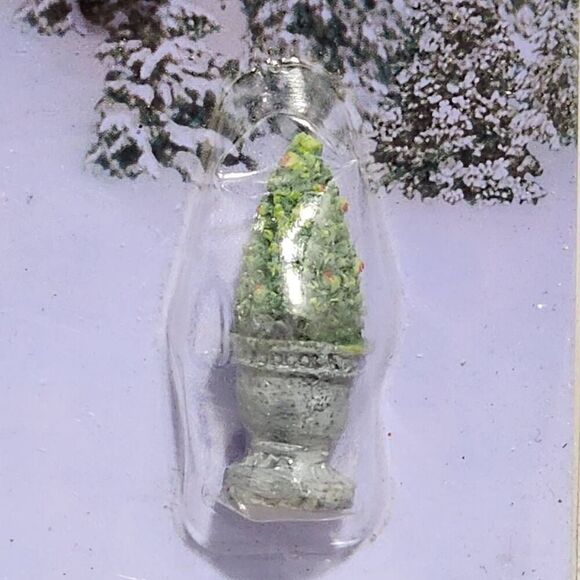 Cobblestone Corners Collectibles Christmas Village potted tress - Picture 5 of 6